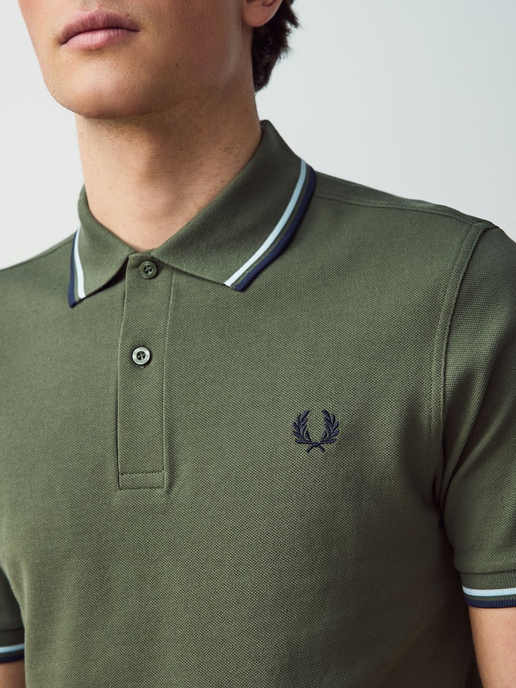 Groen - Fred Perry polo met tweekleurig gestreept randje - Image 4 of 7