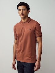 لون القرفة - قميص بولو بحافة مزدوجة من Fred Perry  - صورة 2 من 8