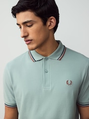 Небесно-голубой - Рубашка поло с контрастной отделкой Fred Perry - Image 4 of 7