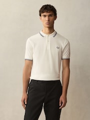 أبيض بيج فاتح - قميص بولو بحافة مزدوجة من Fred Perry  - صورة 1 من 8
