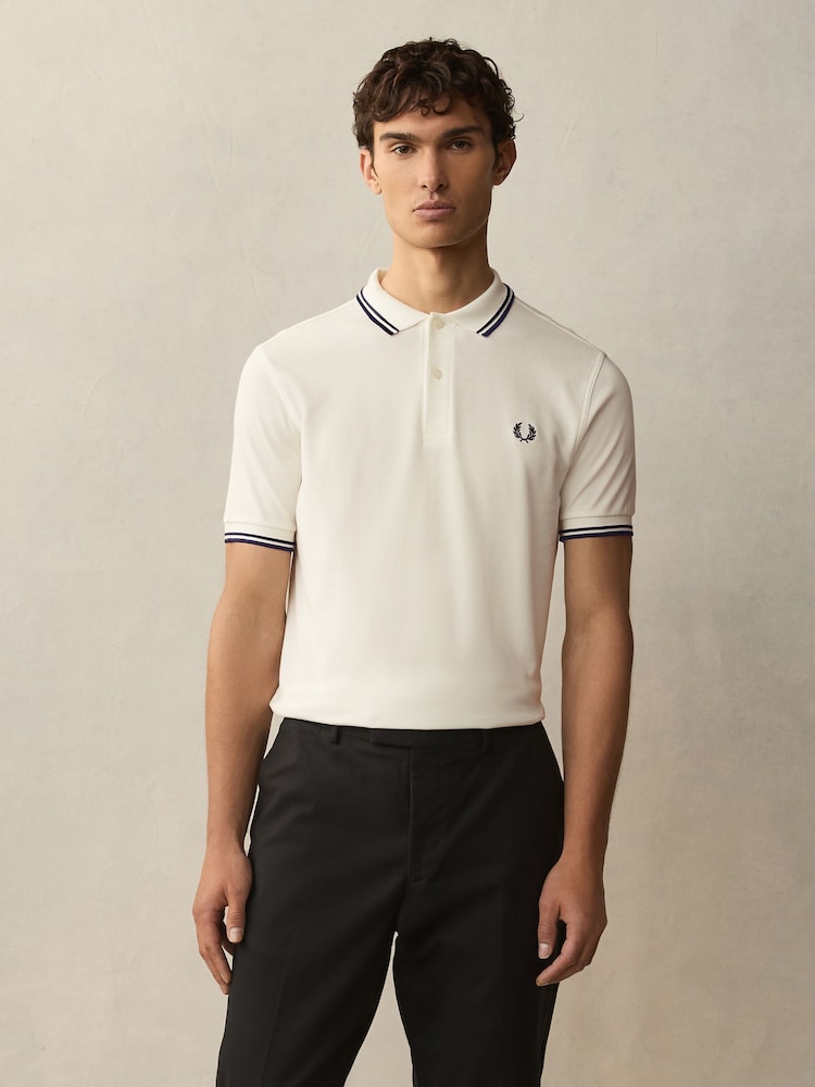 أبيض بيج فاتح - قميص بولو بحافة مزدوجة من Fred Perry  - صورة 1 من 8