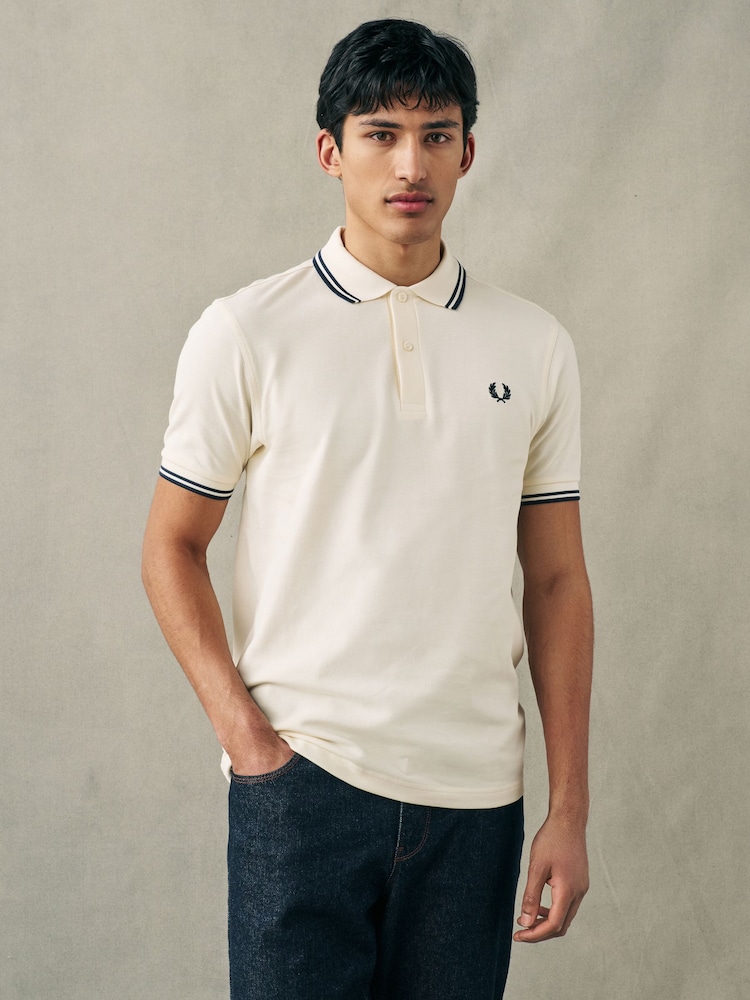أبيض بيج فاتح - قميص بولو بحافة مزدوجة من Fred Perry  - صورة 2 من 8