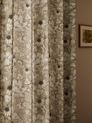 Cortinas forradas com ilhós com estampa floral em xilogravura - Imagem 4 de 5