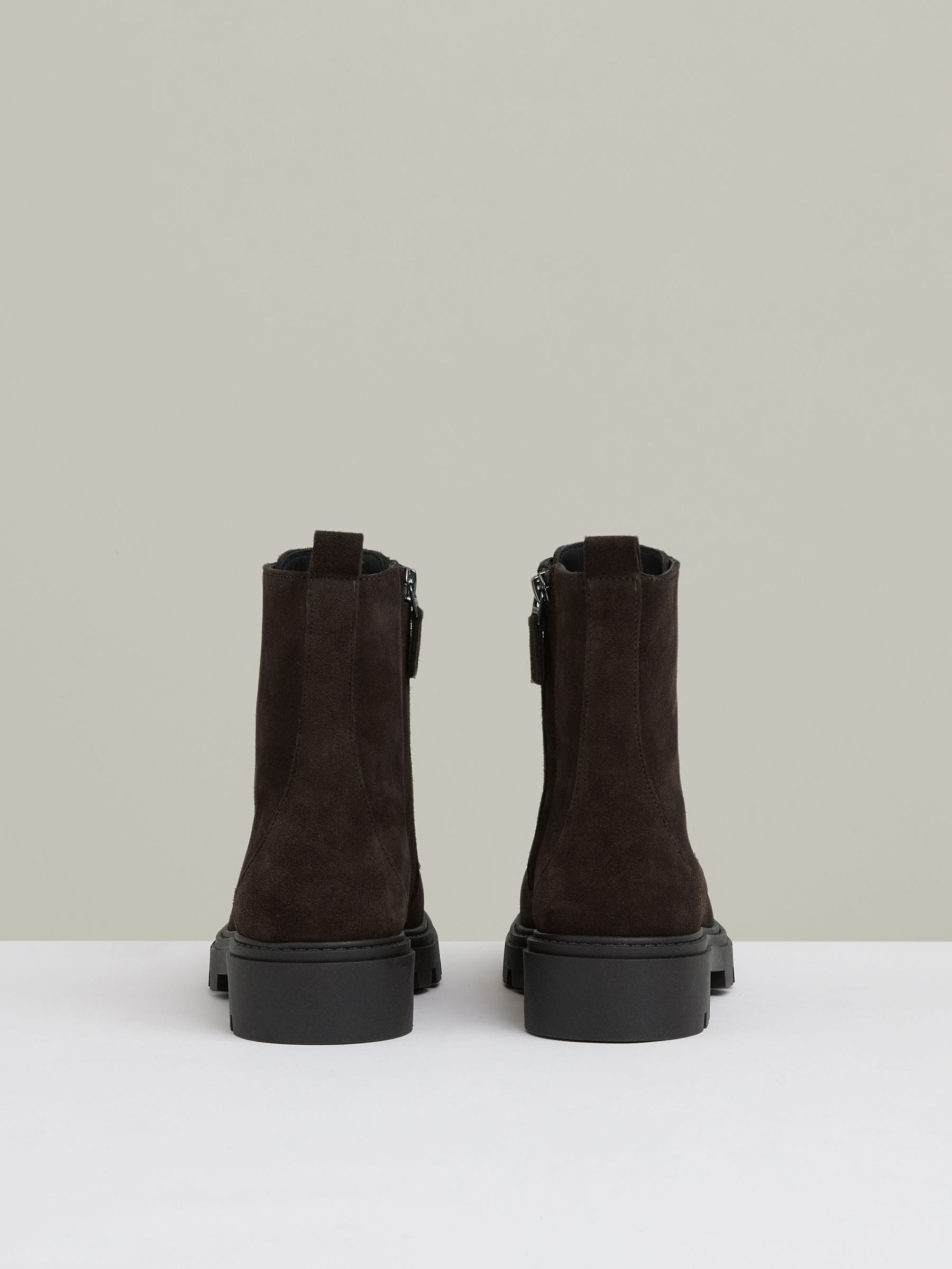 Ellie chelsea boots deals