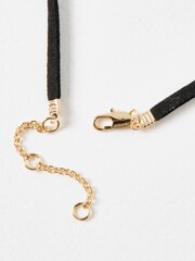 Oliver Bonas Gold Tone Kallie Chunky Heart Velvet Pendant Necklace - Image 4 of 5
