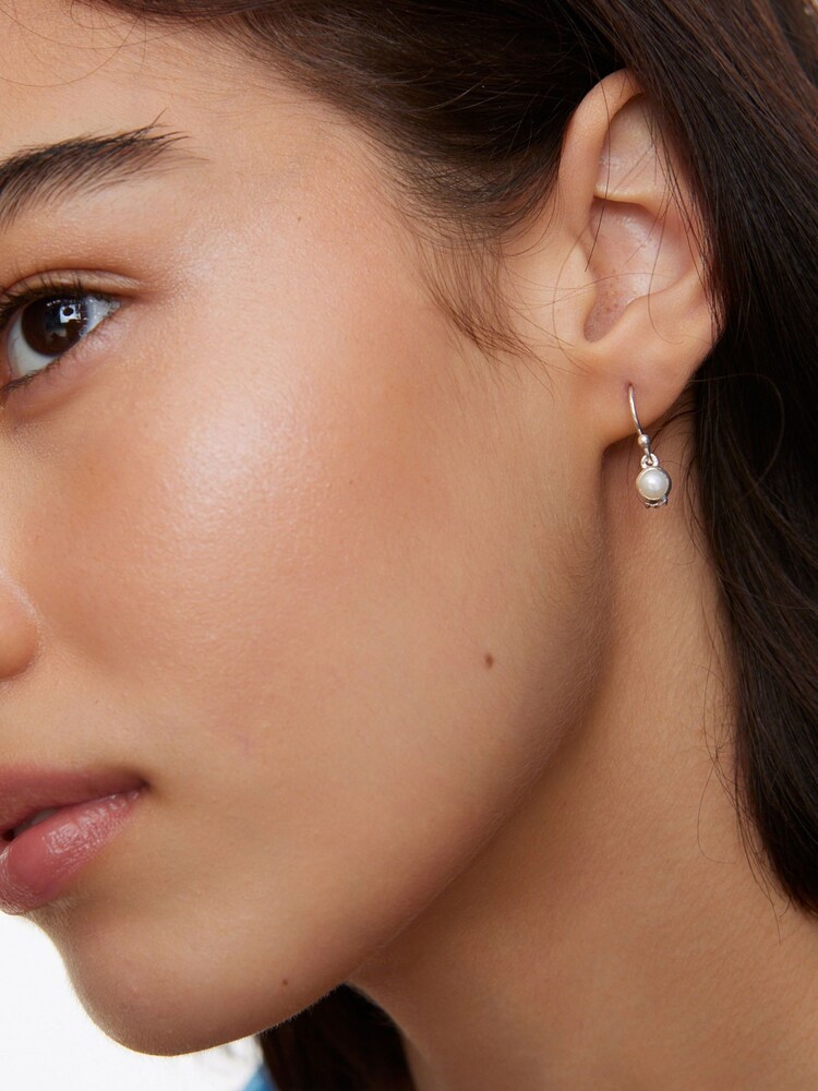 Oliver Bonas White Dorothy Pearl Silver Drop Earrings - Image 5 of 5