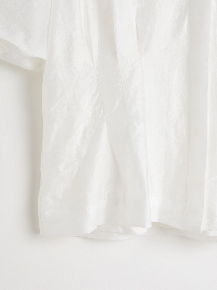Oliver Bonas White V-Neck Puff Sleeve Blouse - Image 8 of 8 Oliver Bonas White V-Neck Puff Sleeve Blouse - Image 8 of 8