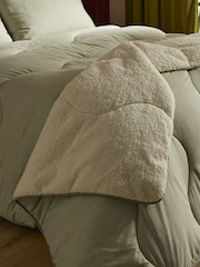 Night Lark Olive Green Soft Weave 9 Tog Cosy Sherpa Throw - Image 4 of 5