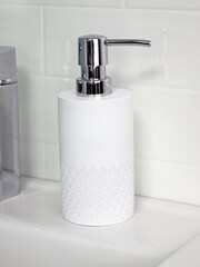 Showerdrape White Chantilly Set of 5 Bathroom Accessory Set - Image 3 of 6