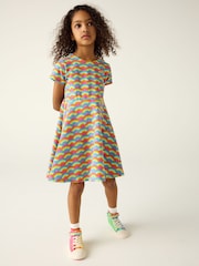 Rosa/morado - Vestido tipo skater de manga corta con diseño multicolor de Little Bird by Jools Oliver - Imagen 1 de 7