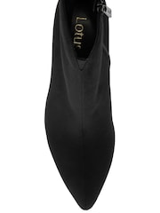 Lotus Pointed Toe Ankle Boots - Imagem 4 de 4