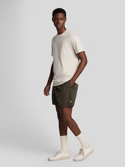 Verde caqui - Lyle & Scott Plain Swim Shorts - Imagen 2 de 4