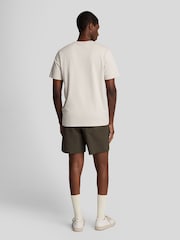 Verde caqui - Lyle & Scott Plain Swim Shorts - Imagen 3 de 4