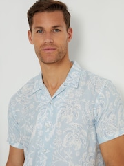 Threadbare Blue Floral Print Revere Collar Short Sleeve Shirt - Image 4 of 4