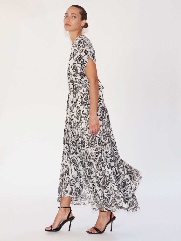 Creme - Religion – Delight – Wickelkleid mit weitem Rock - Bild 6 von 6 Creme - Religion – Delight – Wickelkleid mit weitem Rock - Bild 6 von 6