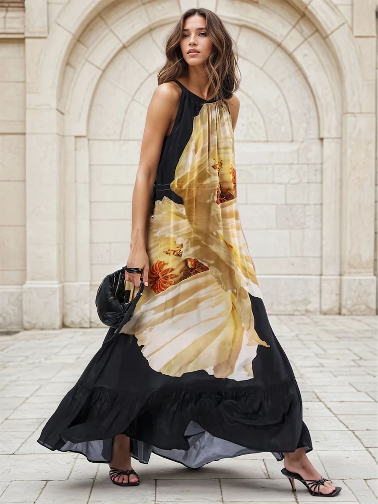 Gelb - Religion Halterneck Maxi Dress With Large Floral Placement Print in Cupro - Bild 1 von 7 Gelb - Religion Halterneck Maxi Dress With Large Floral Placement Print in Cupro - Bild 1 von 7