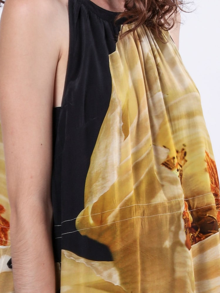 Gelb - Religion Halterneck Maxi Dress With Large Floral Placement Print in Cupro - Bild 2 von 7 Gelb - Religion Halterneck Maxi Dress With Large Floral Placement Print in Cupro - Bild 2 von 7