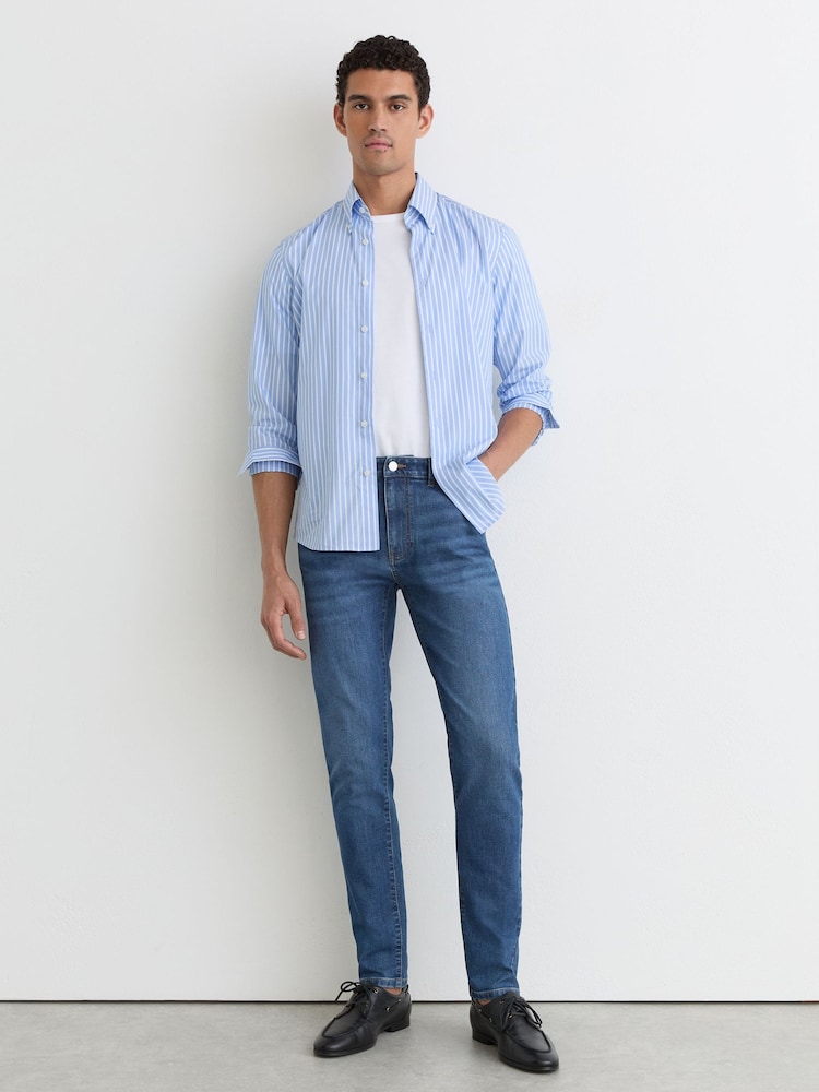 Délavage bleu moyen - Reiss Maddison Tapered Coupe ajustée Jeans - Image 7 sur 7