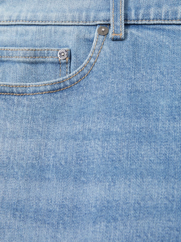 Hellblaue Waschung - Reiss Picton Slim-Fit-Jeans aus Baumwollstretch - Bild 8 von 8