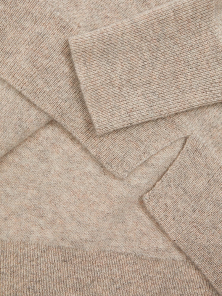 Reiss Oatmeal Mia 100% Cashmere V-Neck Jumper - Image 6 of 6 Reiss Oatmeal Mia 100% Cashmere V-Neck Jumper - Image 6 of 6