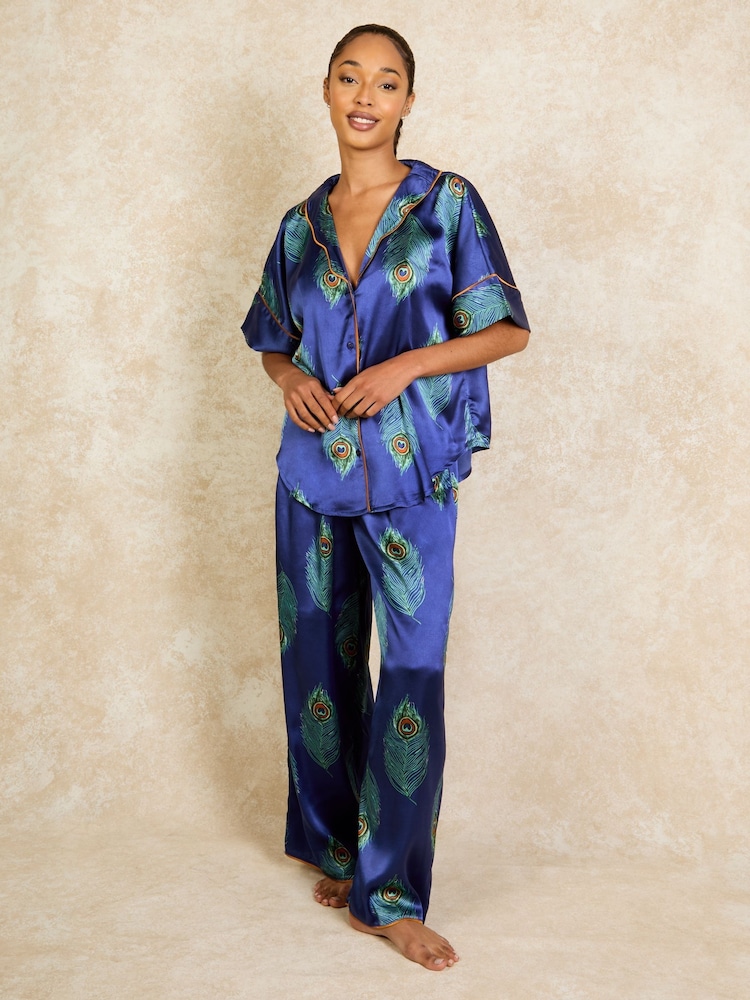 Their Nibs – Ferns – langes Oversized-Pyjama-Set aus Satin - Bild 2 von 5 Their Nibs – Ferns – langes Oversized-Pyjama-Set aus Satin - Bild 2 von 5