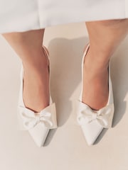 Ivoor - Forever Comfort® bruidsschoenen met puntneus, strik en lage hak - Image 4 of 10