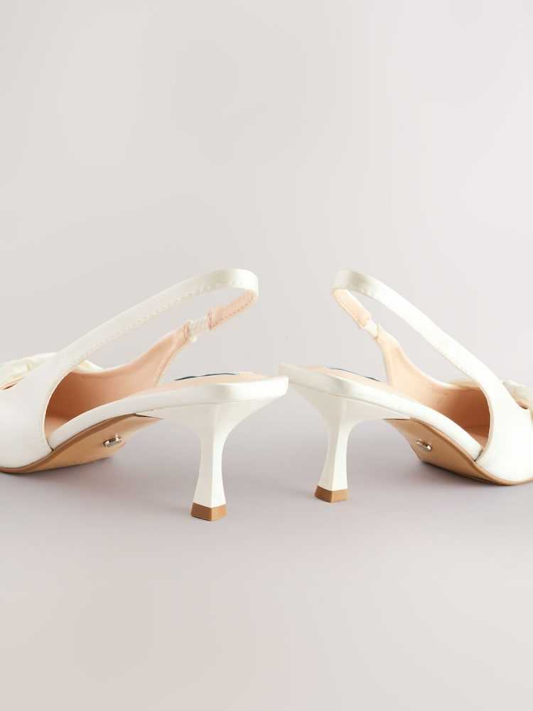 Ivoor - Forever Comfort® bruidsschoenen met puntneus, strik en lage hak - Image 7 of 10