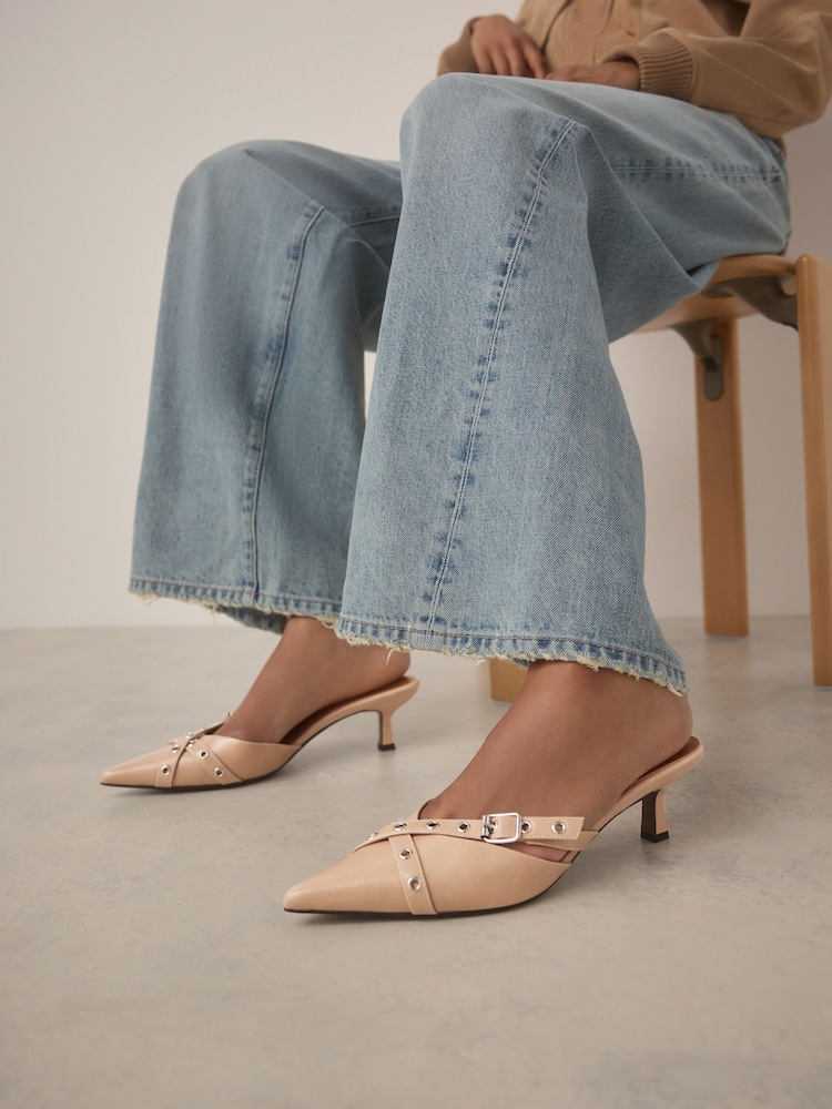 Kamelja kožna - Za vedno Comfort® Point Eyelet Kitten Mules - Slika 1 iz 10 Kamelja kožna - Za vedno Comfort® Point Eyelet Kitten Mules - Slika 1 iz 10