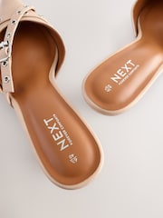 Kamelja kožna - Za vedno Comfort® Point Eyelet Kitten Mules - Slika 10 iz 10