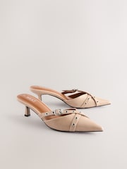 Kamelja kožna - Za vedno Comfort® Point Eyelet Kitten Mules - Slika 6 iz 10