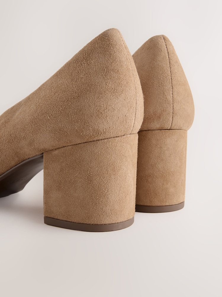 Camelowy - Skórzane buty Forever Comfort® z noskiem w szpic na niskim obcasie klockowym - Image 8 of 9