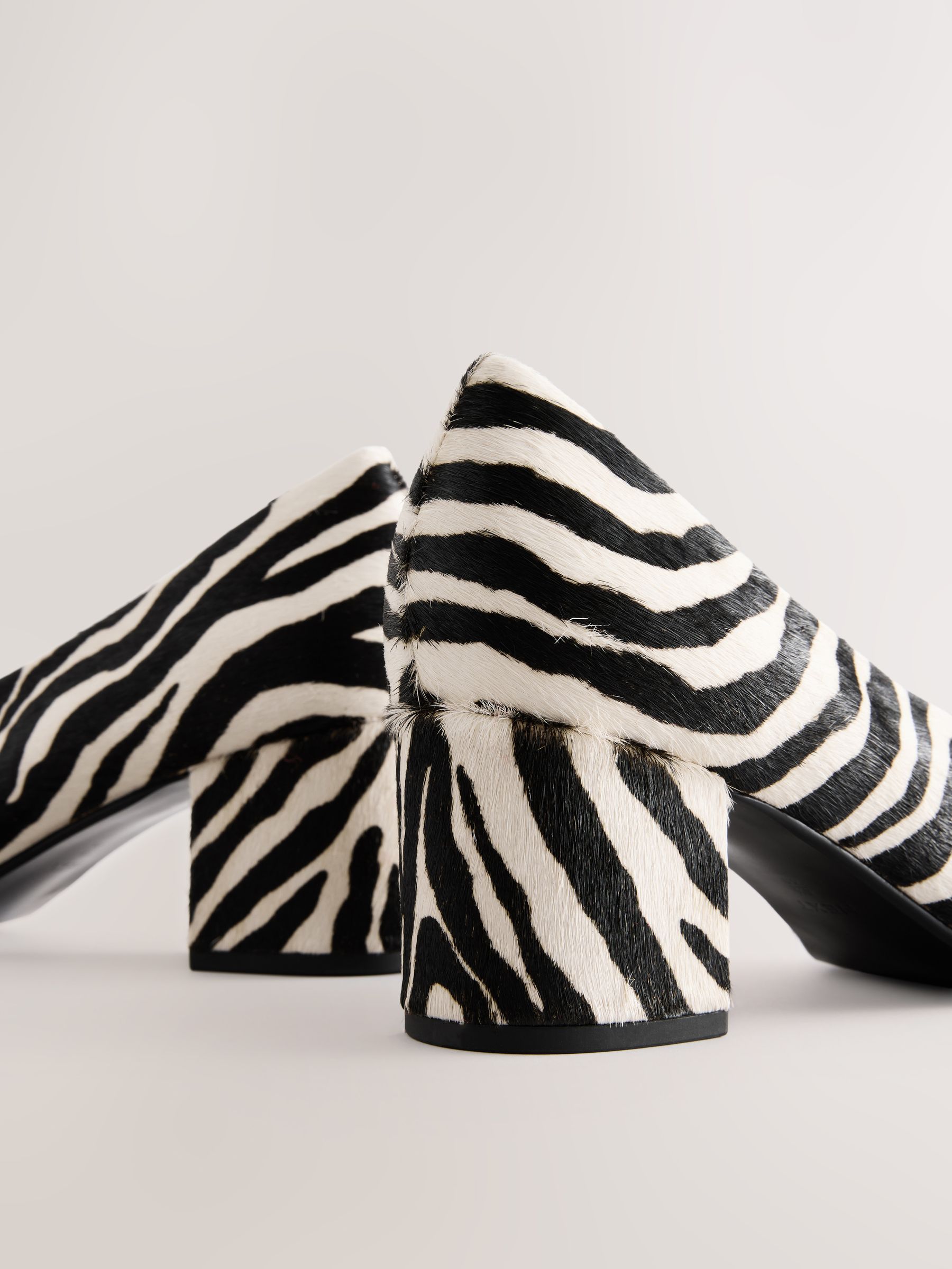 トップブランドのファッション Skórzane - Zebra Przeglądaj buty noskiem z Comfort® Forever 靴