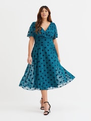 Hellblau - Scarlett & Jo Victoria Gepunktetes Netzstoff-Midikleid mit Flügelärmeln - Bild 1 von 7