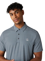 أزرق - قميص بولو بطبعة أشكال هندسية دقيقة من Original Penguin Golf - صورة 3 من 5