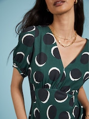 Baukjen Green Kaydence Printed Midi Tea Dress with Livaeco - Image 2 of 5