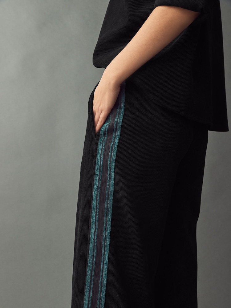 Zwart met zijstreep - Pull On Wide Leg Corduroy Trousers - Image 4 of 8