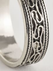 Gold Tone Antique Engraved Ring - Image 3 of 6