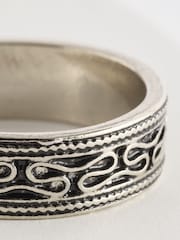 Gold Tone Antique Engraved Ring - Image 4 of 6