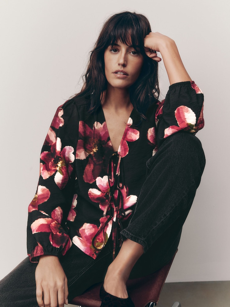 Rosa Blumenmuster - Tie Front Long Sleeve Blouse - Bild 1 von 8 Rosa Blumenmuster - Tie Front Long Sleeve Blouse - Bild 1 von 8