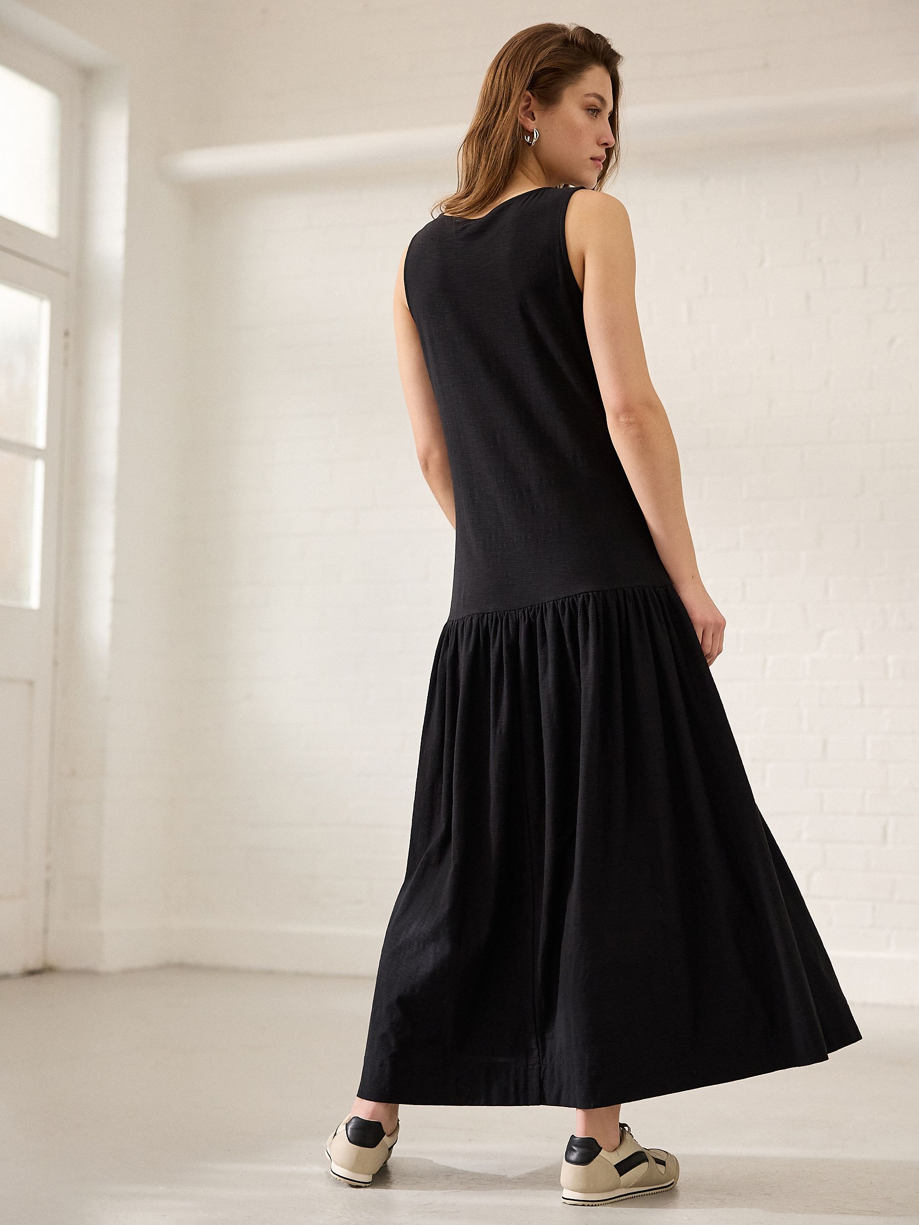 Sally | Black Crew-Neck Midi Dress With Drop Waist And Pleated Detailing