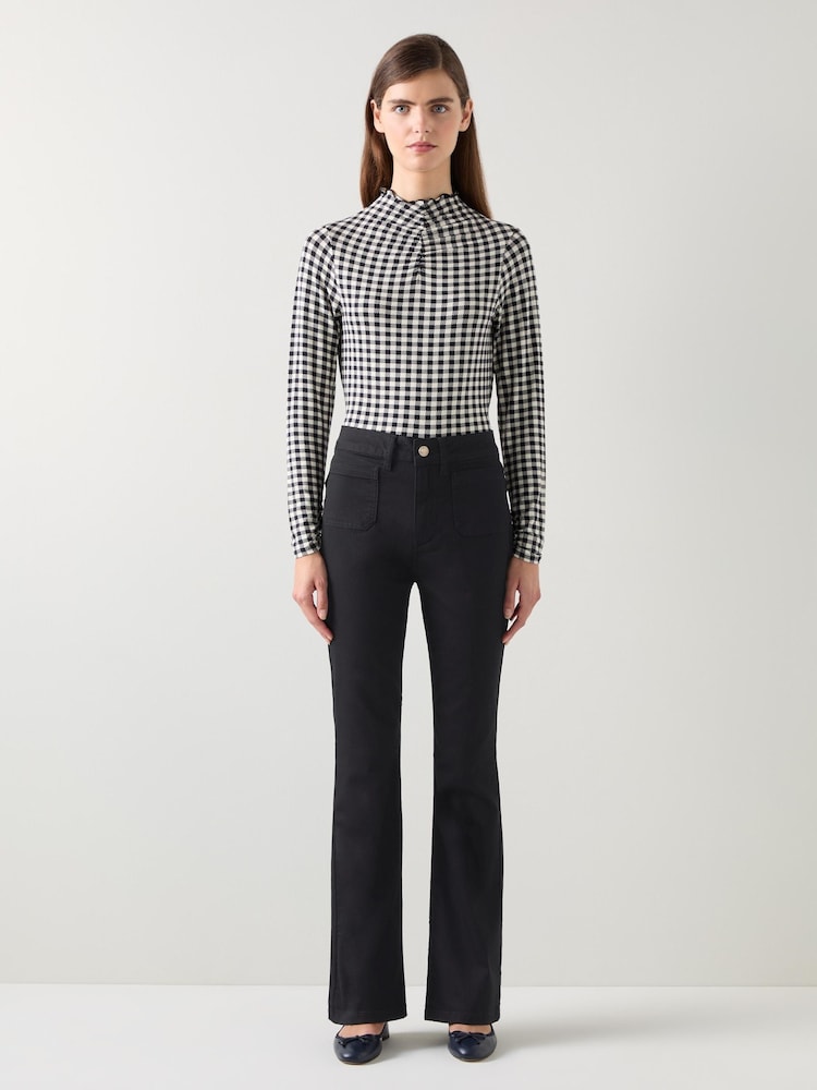LK Bennett – Millie – Kickflare-Jeans mit hoher Taille und aufgesetzten Taschen, Schwarz - Bild 1 von 1 LK Bennett – Millie – Kickflare-Jeans mit hoher Taille und aufgesetzten Taschen, Schwarz - Bild 1 von 1