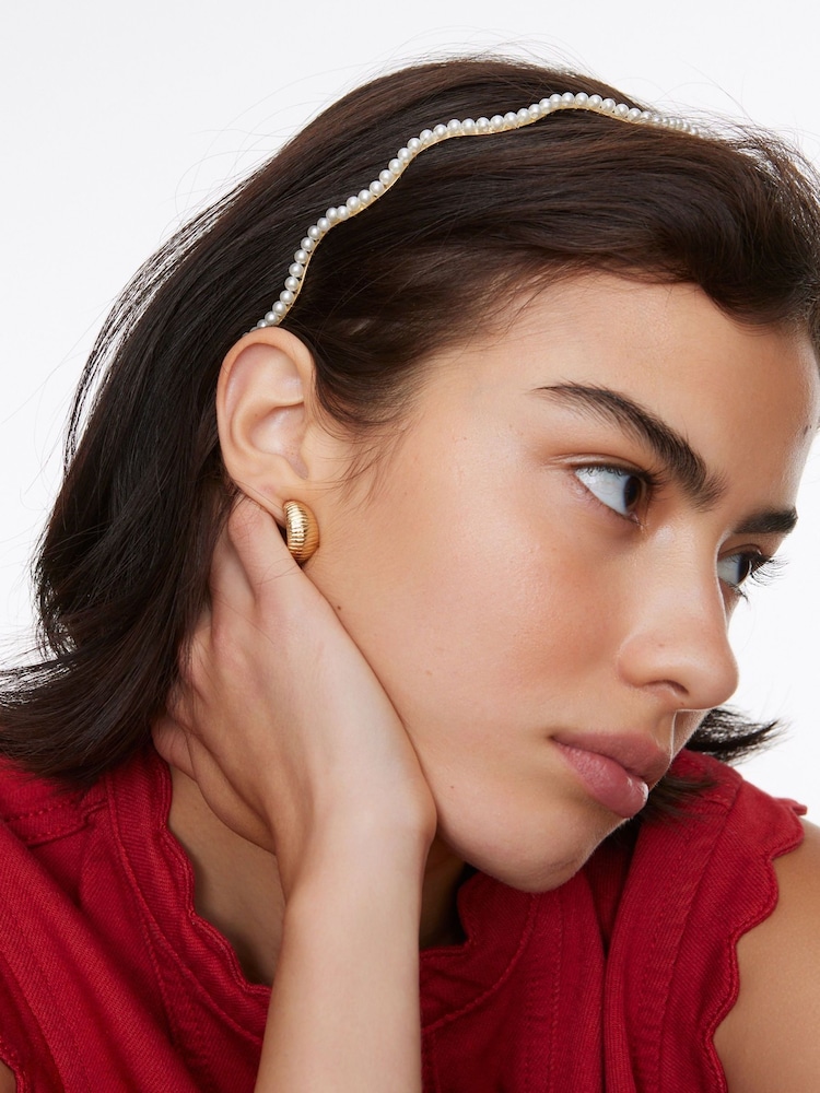 Oliver Bonas Cream Tami Faux Pearl Wavy Gold Headband - Image 4 of 4
