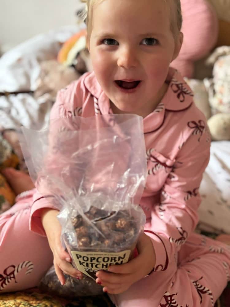 Popcorn Kitchen Gourmet Popcorn Festive Stocking Drink Gift - Image 6 of 6 Popcorn Kitchen Gourmet Popcorn Festive Stocking Drink Gift - Image 6 of 6