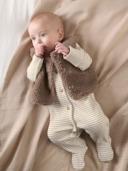 Conjunto de pijama tipo pelele marrón a rayas con chaleco de Mamas & Papas - Imagen 1 de 9