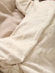 Pijama tipo pelele con diseño de oso marrón texturizado 100 % algodón de Mamas & Papas - Imagen 4 de 8