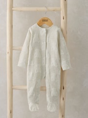 Pijama tipo pelele con diseño de oso marrón texturizado 100 % algodón de Mamas & Papas - Imagen 6 de 8