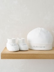 Gorro Blanco y patucos Hello World de Mamas & Papas - Imagen 2 de 4