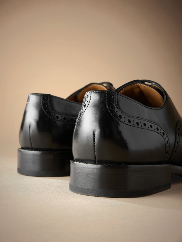 Negro - Corte estándar - Zapato Oxford de cuero italiano con puntera decorada Signature - Imagen 6 de 6 Negro - Corte estándar - Zapato Oxford de cuero italiano con puntera decorada Signature - Imagen 6 de 6