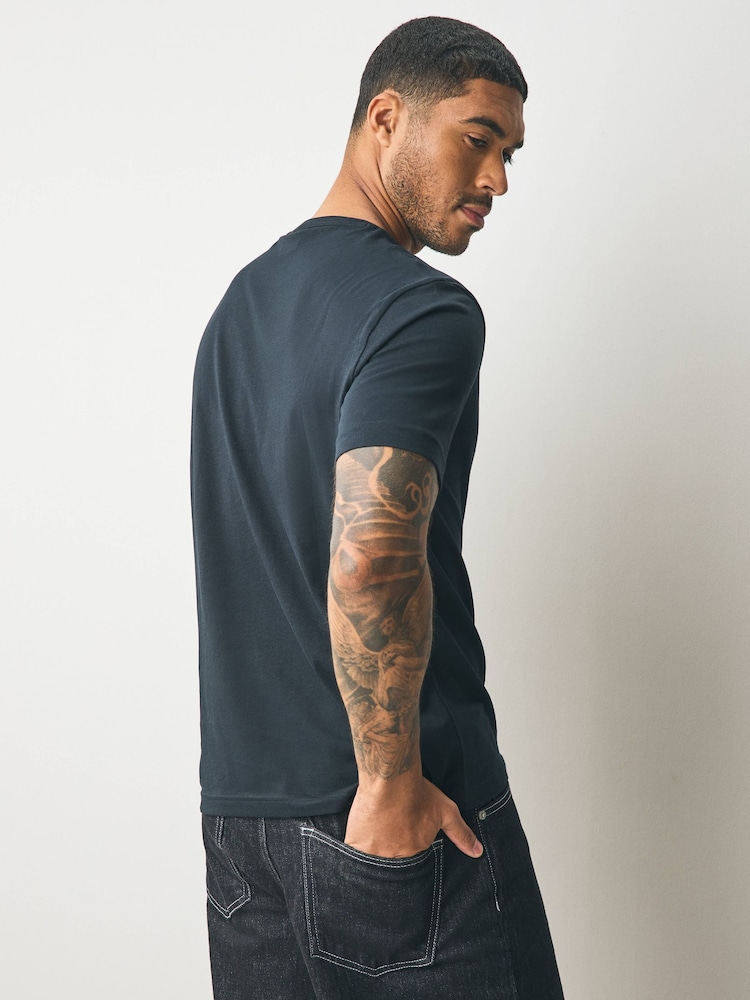 črna - GANT Sports New Haven Logo T-Shirt - Slika 2 iz 5