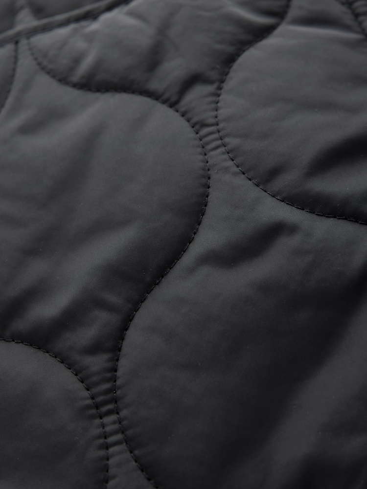 Black Sleeveless Gilet Quilt Jacket - Image 3 of 3